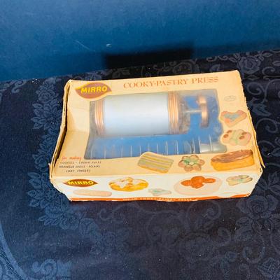LOT 96: Vintage Waring Blender, Sunbeam Radiant Control Toaster, and Mirro Pastry Press In Original Box