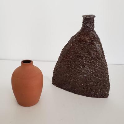 LOT 119: Collection of Southwestern Decor; Woven Rug, Ceramics, Cactus Art, Arrowhead, and More