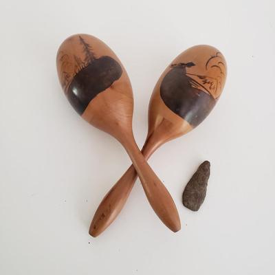 LOT 119: Collection of Southwestern Decor; Woven Rug, Ceramics, Cactus Art, Arrowhead, and More