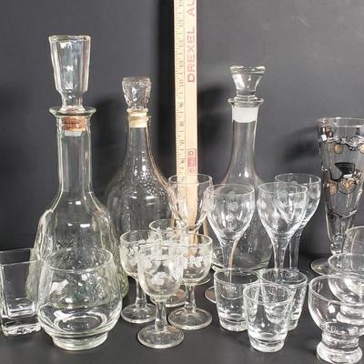 LOT 124: Vintage Atomic Decanter & Glass Set & More