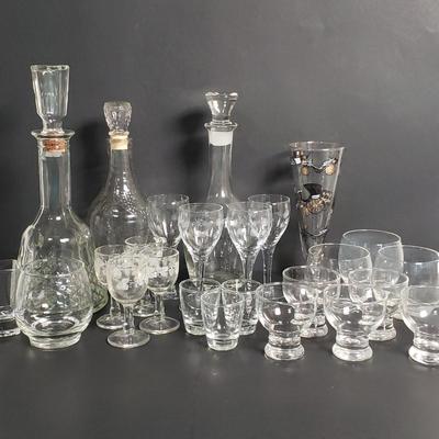 LOT 124: Vintage Atomic Decanter & Glass Set & More