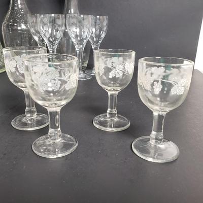 LOT 124: Vintage Atomic Decanter & Glass Set & More