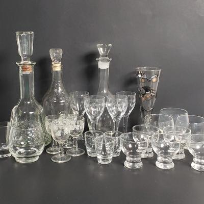 LOT 124: Vintage Atomic Decanter & Glass Set & More