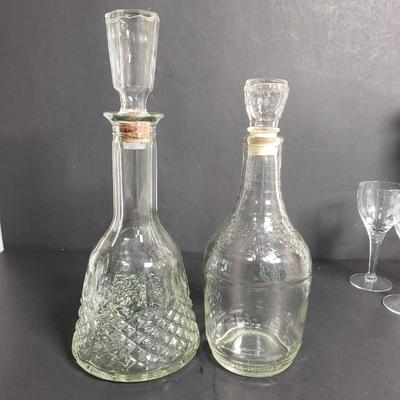 LOT 124: Vintage Atomic Decanter & Glass Set & More