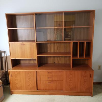 LOT 128: MCM Style Shelving Unit w/Drop Down Desk