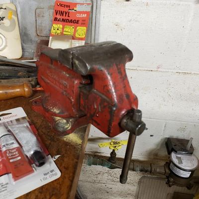 LOT 130: Basement Tool Bench Clean Out including Vise