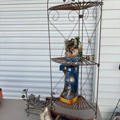 Plant stand & decor