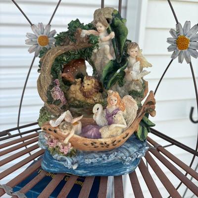 Plant stand & decor