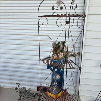 Plant stand & decor