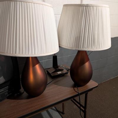 Sale Photo Thumbnail #75: Set of 2 lamps