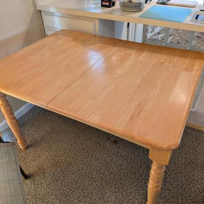 Sale Photo Thumbnail #79: Kitchen Table, maple, includes leaf and fits 6 chairs (chairs not included)