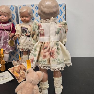 LOT 41: Schildkrot-Puppen Dolls with Their Steiff Teddy Bears