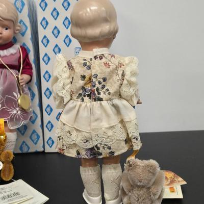 LOT 41: Schildkrot-Puppen Dolls with Their Steiff Teddy Bears