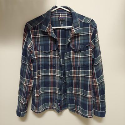 Men's Med/Lg Button Down Shirts by Woolrich & More (C2-BBL)