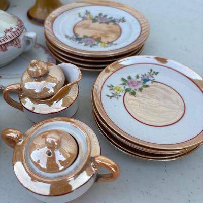Vintage dishes, one set made in Japan