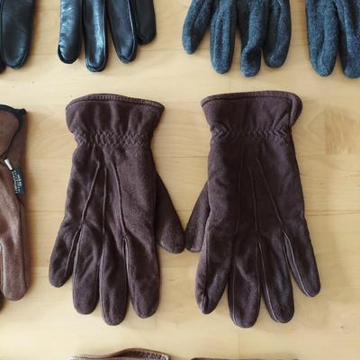 Winter Gloves, Hats & Scarves by Christian Dior, Ralph Lauren, Coach, & More (C2-BBL)