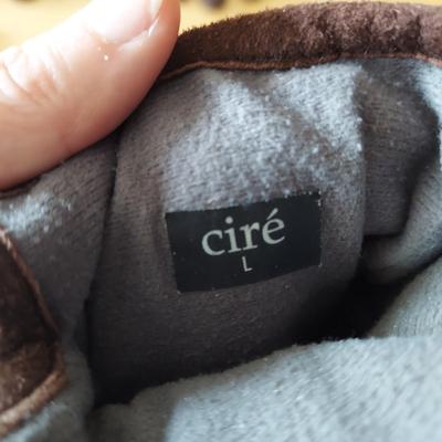 Winter Gloves, Hats & Scarves by Christian Dior, Ralph Lauren, Coach, & More (C2-BBL)