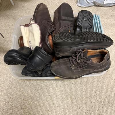 Men's Size 10.5 Shoes by Ecco & More (C2-BBL)