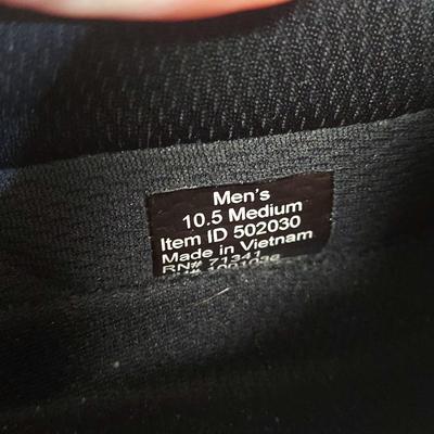 Men's Size 10.5 Shoes by Ecco & More (C2-BBL)