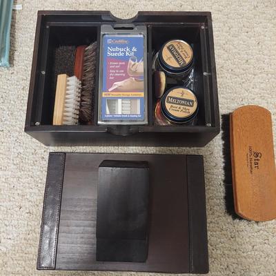 Men's Size 10.5 Shoes by Ecco & More (C2-BBL)