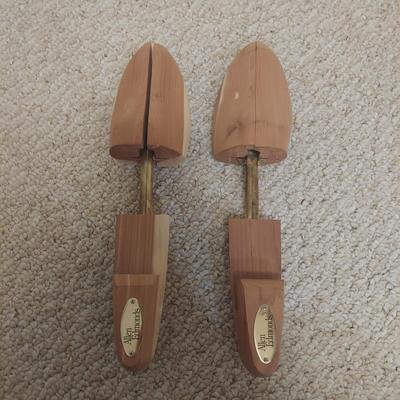 Wooden Hangers & Shoe Stretchers (C2-BBL)