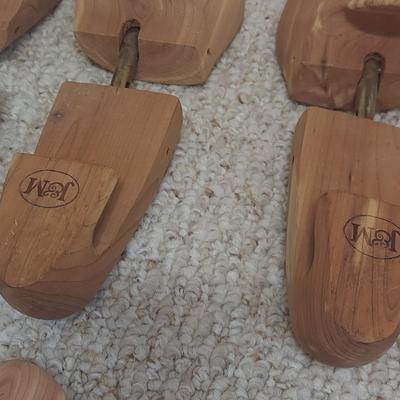 Wooden Hangers & Shoe Stretchers (C2-BBL)