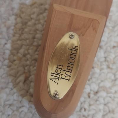 Wooden Hangers & Shoe Stretchers (C2-BBL)