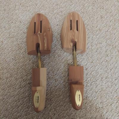 Wooden Hangers & Shoe Stretchers (C2-BBL)