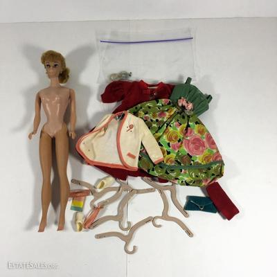 Vintage 1960s Barbie Vinyl Case With Barbie & Accesories  