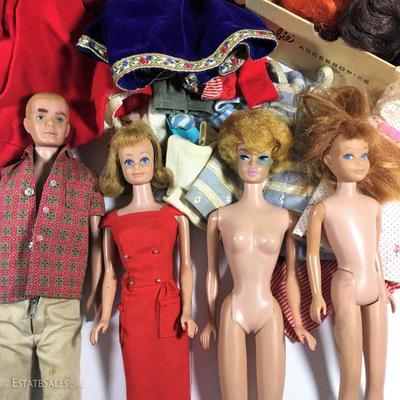 Vintage Barbie Vinyl Case Along with Barbies & Accesories 