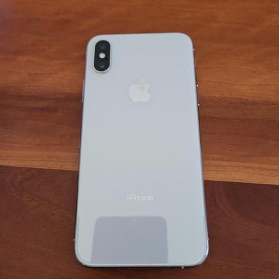 Two iPhones, Phone Lenses, and Tripod (BR2-EL)