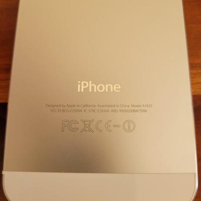 Two iPhones, Phone Lenses, and Tripod (BR2-EL)