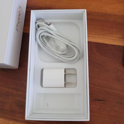 Two iPhones, Phone Lenses, and Tripod (BR2-EL)