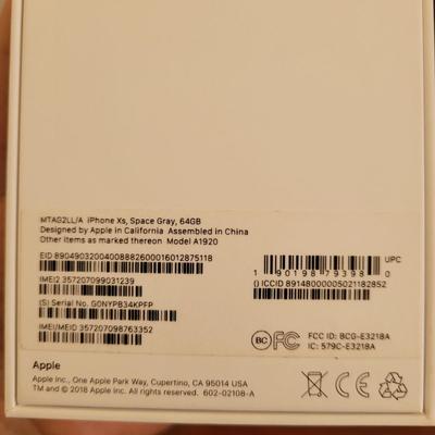 Two iPhones, Phone Lenses, and Tripod (BR2-EL)