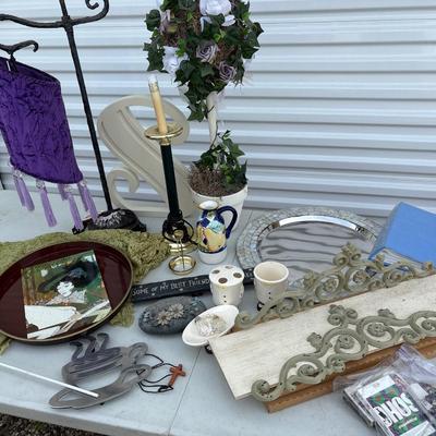 Mirrored tray, Decor and incense