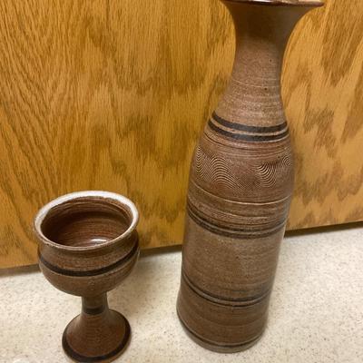 Pottery decanter with 6 glasses