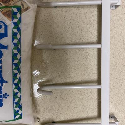 Hooks and pillow form