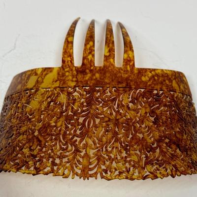 Sale Photo Thumbnail #634: This glamorous piece should be in a museum! In very good condition!
