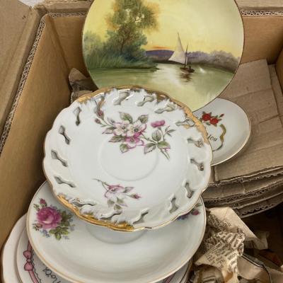 Small decorative plate plates and saucers