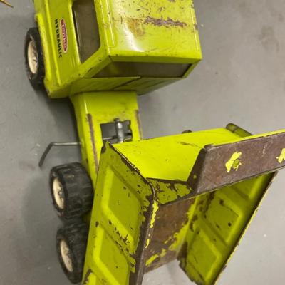 Lime green Tonka hydraulic truck