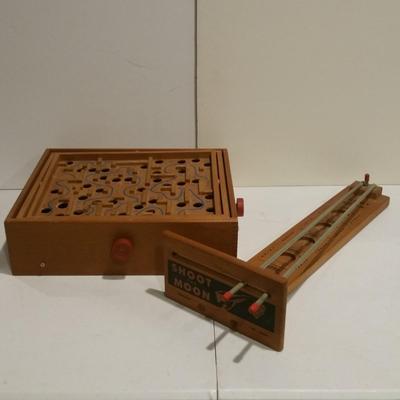 Vintage Shoot the Moon, Space Maze Games