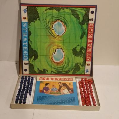 5 Vintage Board Games Risk Happy Days Pay Day Clue Stratego