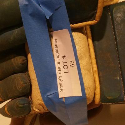 Vintage Ice Hockey Gloves