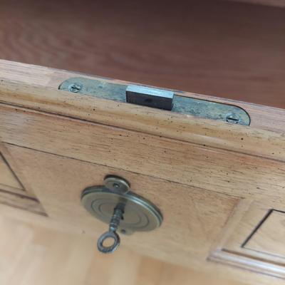 French Style 3 Drawer Dresser (E-BBL)