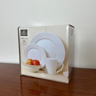 NEW—Gibson Home Noble Court 16-Piece Dinnerware Set