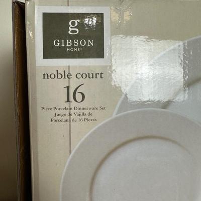 NEW—Gibson Home Noble Court 16-Piece Dinnerware Set