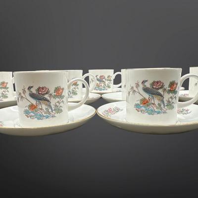 WEDGWOOD Kutani Crane Teacups & Saucers