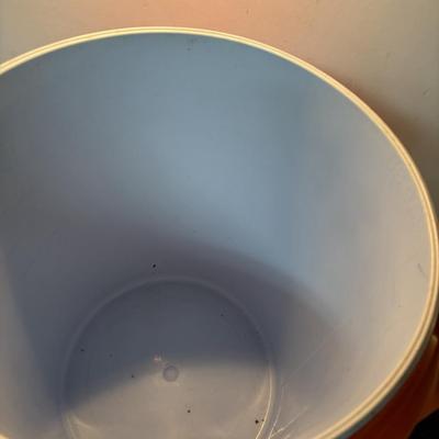 Rubbermaid Cooler