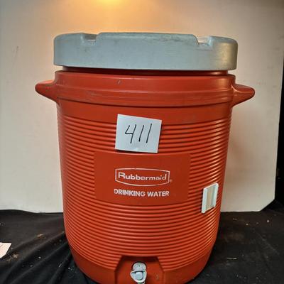 Rubbermaid Cooler
