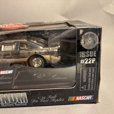 Racing Champions - Platinum Plated Precious Metal Series #45 - Issue #22P 1:24 Replica